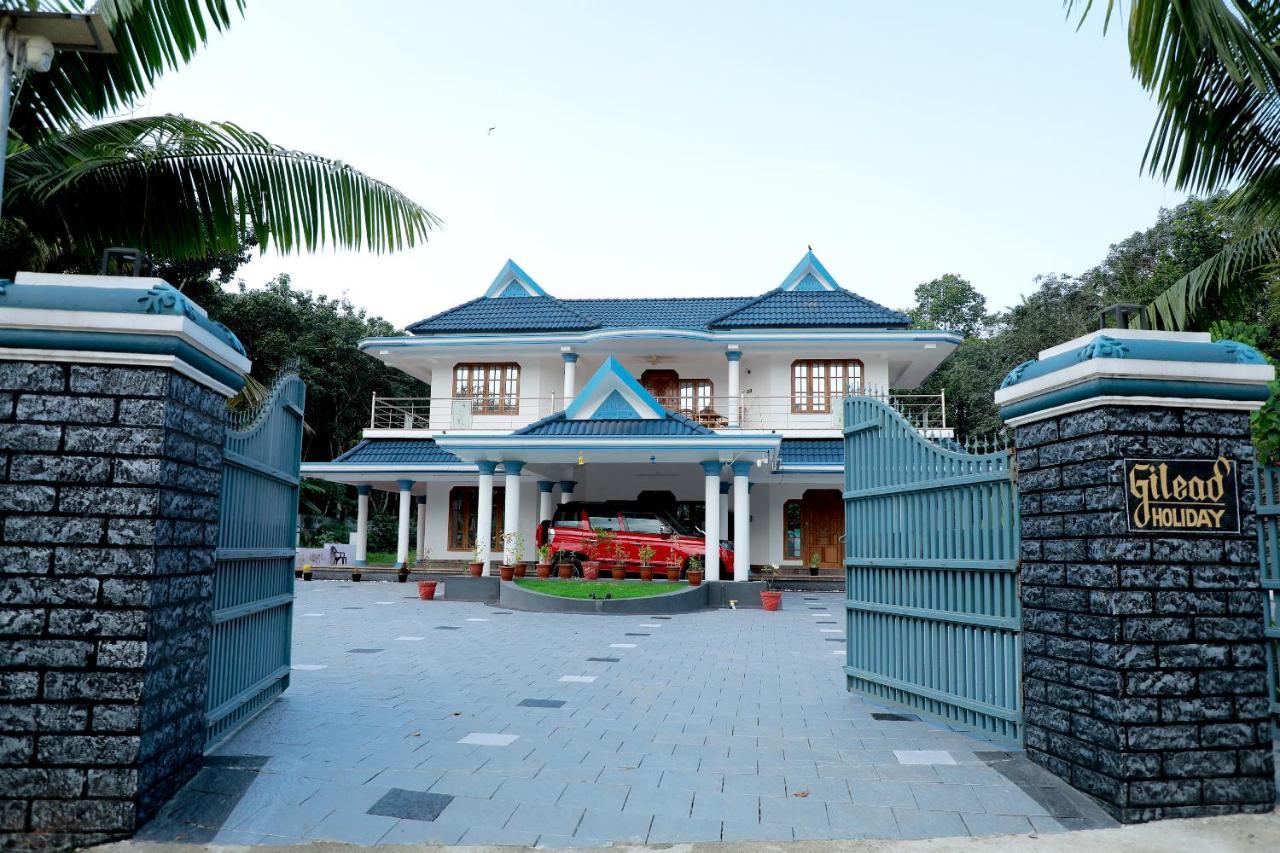 Gilead Holliday Hotel Tāmarakulam Kültér fotó