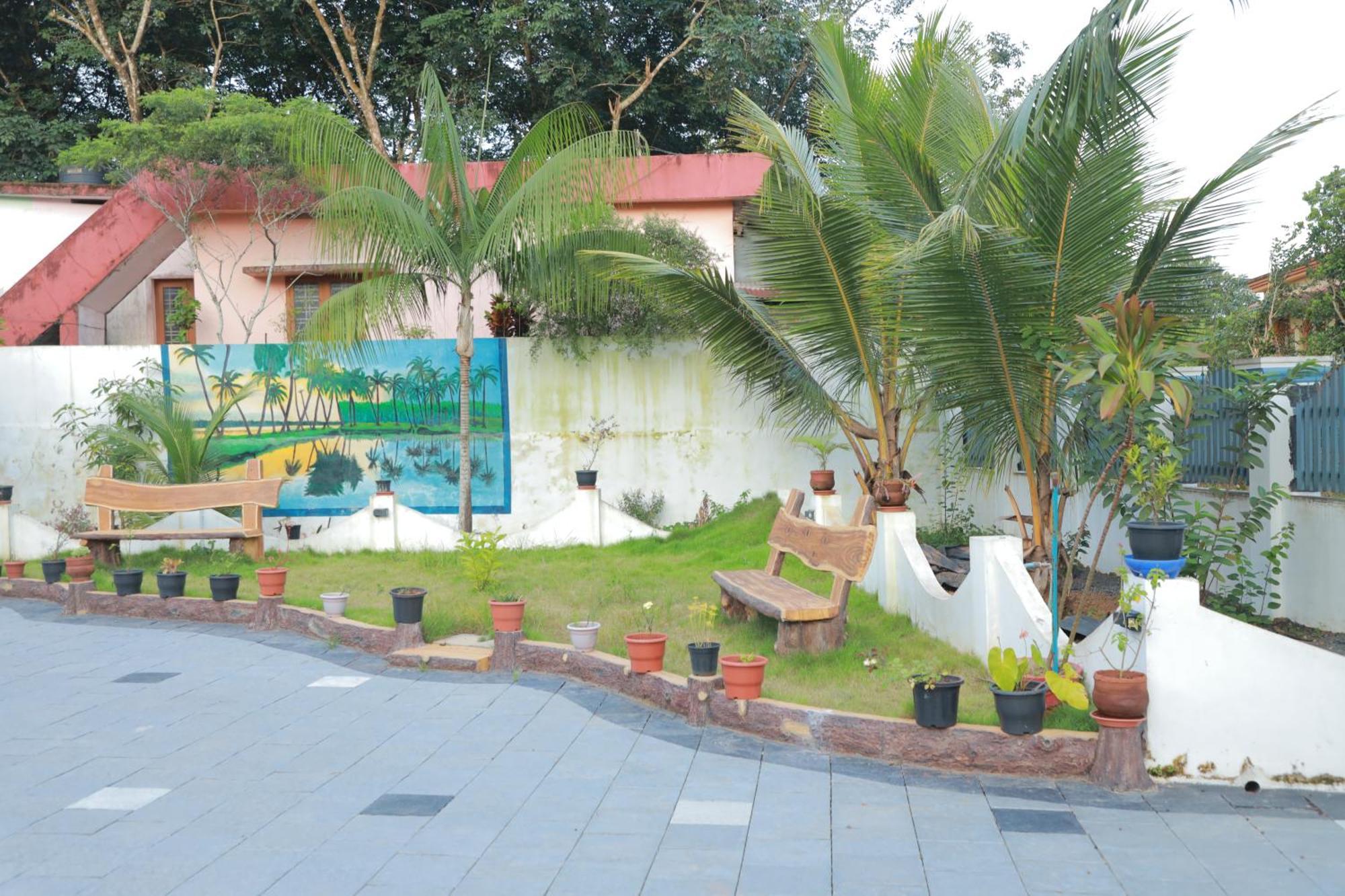 Gilead Holliday Hotel Tāmarakulam Kültér fotó